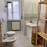 Life Guest house *